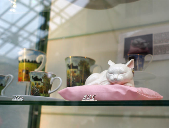 ジヴェルニー モネの家 猫さん3045.jpg