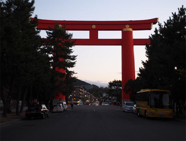 平安神宮大鳥居3310.jpg