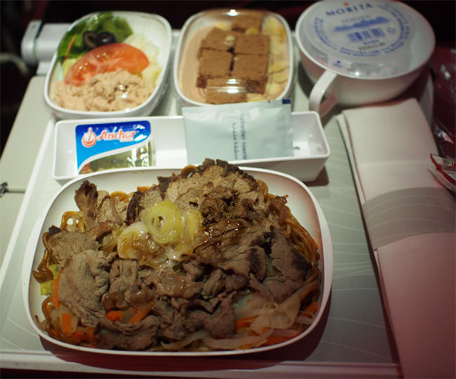 エミレーツ航空機内食3402.jpg