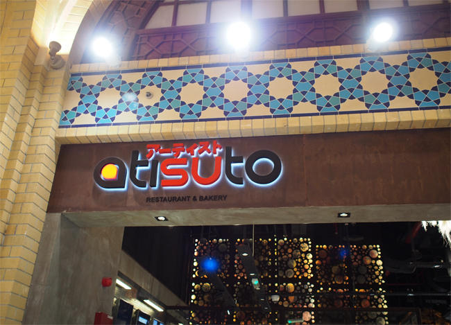 ドバイ アーティスト3441.jpg