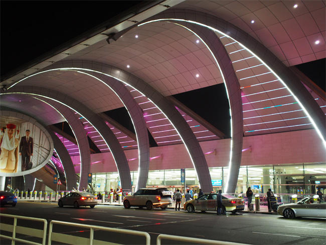 ドバイ空港3518.jpg