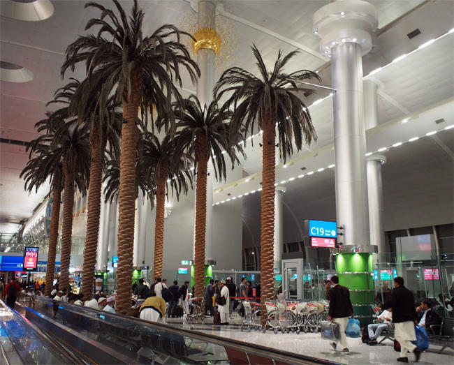 ドバイ空港3519.jpg