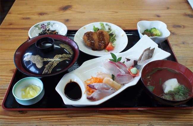 相島 お刺身定食4043.jpg