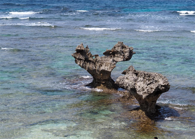 古宇利島ハートロック4181.jpg