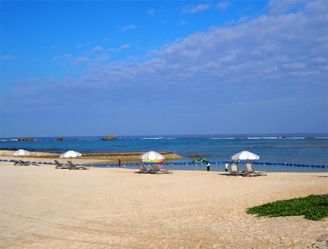 沖縄朝ビーチ4426.jpg